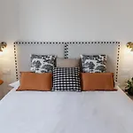 La Colonial De Lujo 아파트 *