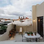아파트 La Colonial De Lujo *